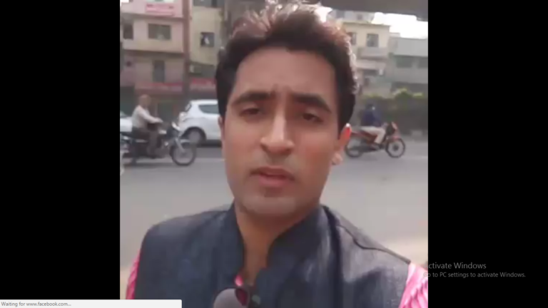 Demonetization Day 2: Rush near PNB Patel Nagar