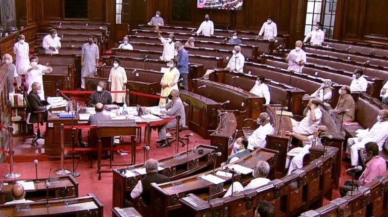 विपक्ष के भारी हंगामे के बीच राज्यसभा में पास हुआ कृषि विधेयक