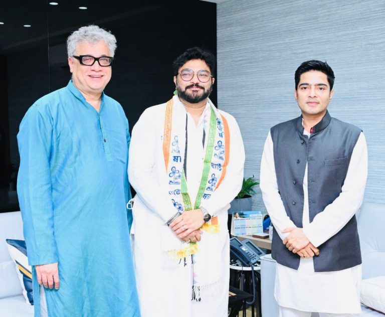 आसनसोल से बीजेपी सांसद बाबुल सुप्रियो ने भाजपा छोड़ टीएमसी का दामन थामा