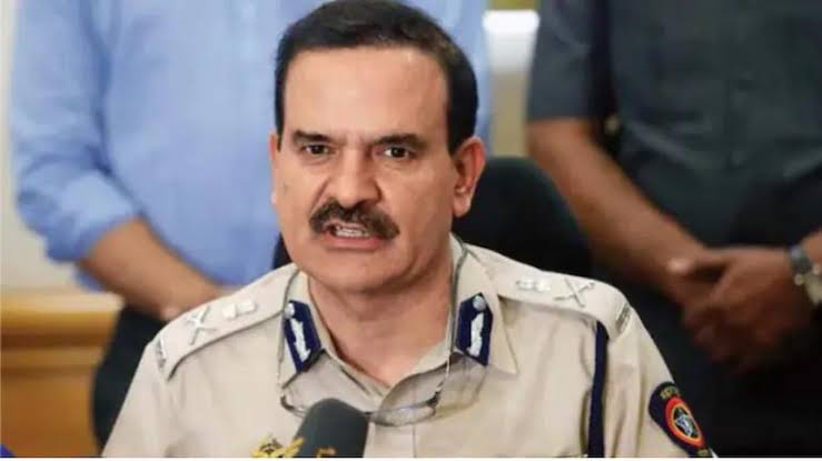 क्या मुंबई के पूर्व पुलिस कमिश्नर परमवीर सिंह कानून के डर से देश छोड़कर भाग गए?