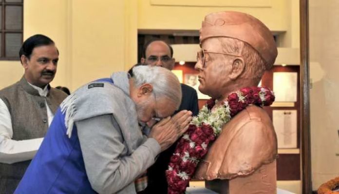 पराक्रम दिवस पर प्रधानमंत्री नरेंद्र मोदी ने नेताजी को दी श्रद्धांजलि