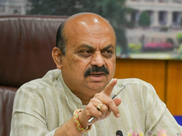 कर्नाटक के सीएम बोम्मई ने साधा निशाना कहा- डीके शिवकुमार ने राष्ट्रीय राजमार्ग मुद्दे का राजनीतिकरण किया