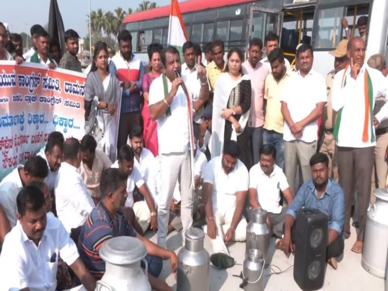 कर्नाटक-मैसूर एक्सप्रेसवे टोल को लेकर कांग्रेस का प्रदर्शन, कई प्रदर्शनकारी हिरासत में लिए गए