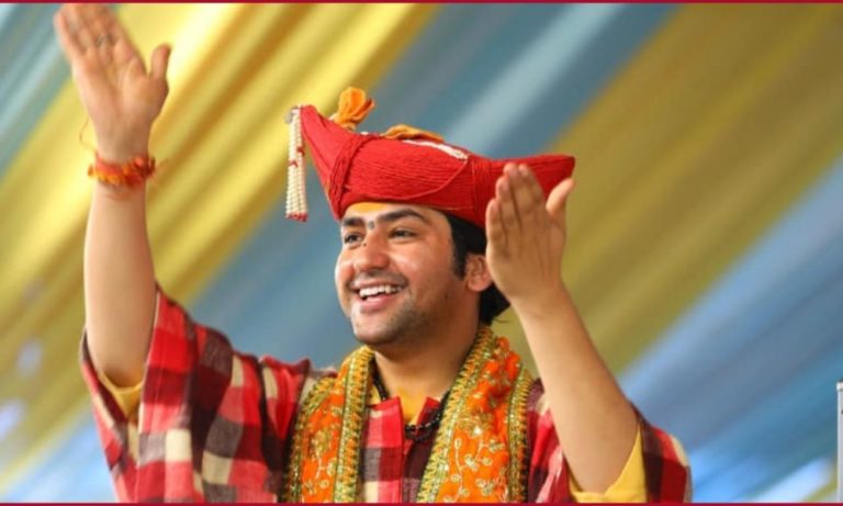 उद्धव गुट के राहुल कनाल ने बागेश्वर धाम महाराज धीरेंद्र शास्त्री के खिलाफ दर्ज कराई शिकायत