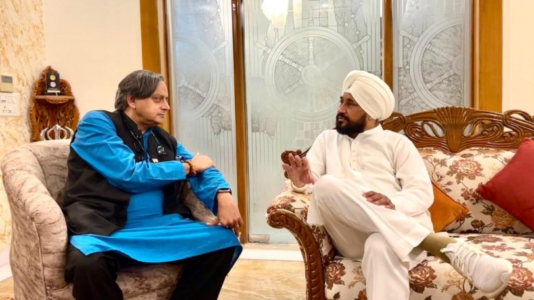 क्या कांग्रेस छोड़ बीजेपी में शामिल होंगे चरणजीत सिंह चन्नी? शशि थरूर पहुंचे पूर्व सीएम चन्नी के घर