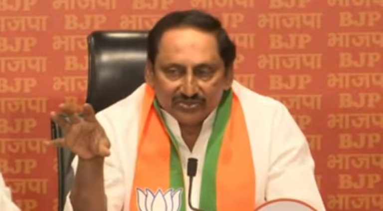 आंध्र प्रदेश के पूर्व मुख्यमंत्री किरण कुमार रेड्डी बीजेपी में हुए शामिल, बोले – कांग्रेस लोगों तक पहुंच नहीं पा रही