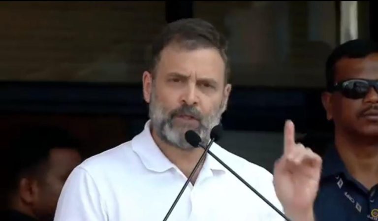 अगले 1-2 घंटे में कर्नाटक कैबिनेट की पहली मीटिंग, हमारे 5 वायदे बनाये जायेंगे कानून: राहुल गांधी 