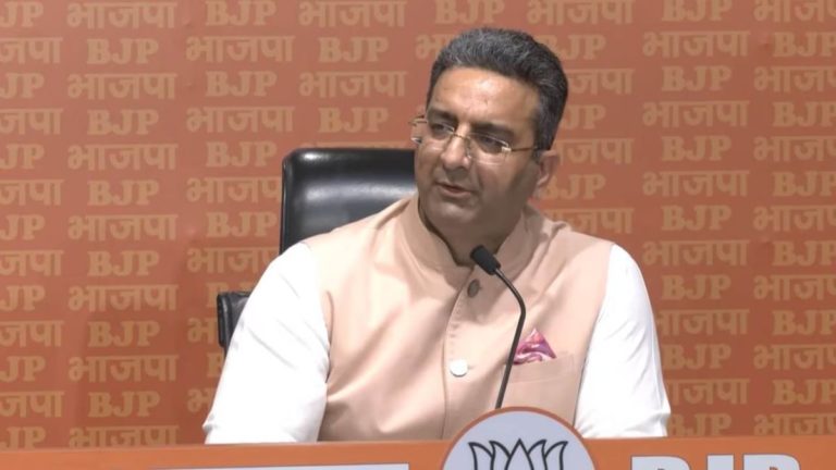 आप पार्टी पर बीजेपी का पलटवार, कहा- दिल्ली अरविंद टेरिटरी नहीं, यूनियन टेरिटरी है