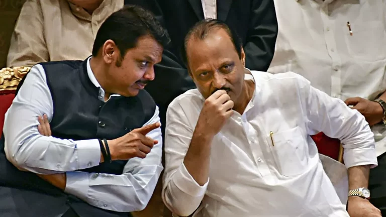 ‘अकेला फडणवीस क्या करेगा?’ सुप्रिया सुले के बयान के बाद देवेंद्र फडणवीस ने ऐसी पलटी बाजी कि देखते रह गए शरद पवार