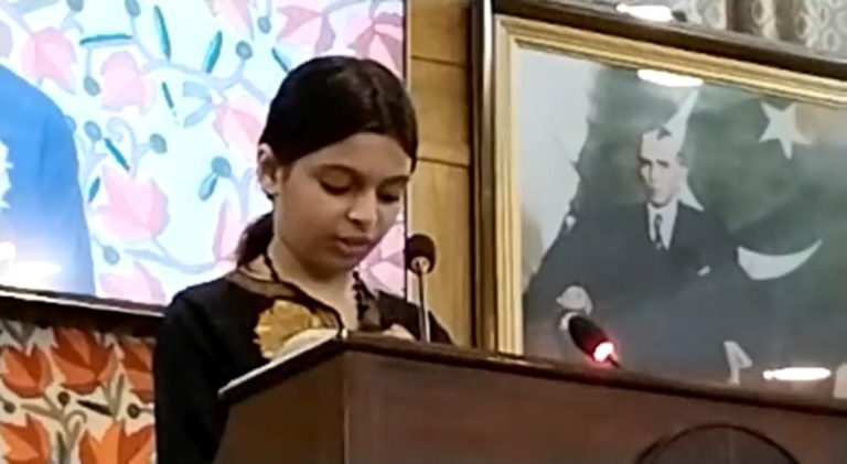अपनी नापाक हरकतों से बाज नहीं आ रहा पाकिस्तान, प्रोपेगैंडा के लिए यासीन मलिक की 11 साल की बेटी का कर रहा इस्तेमाल