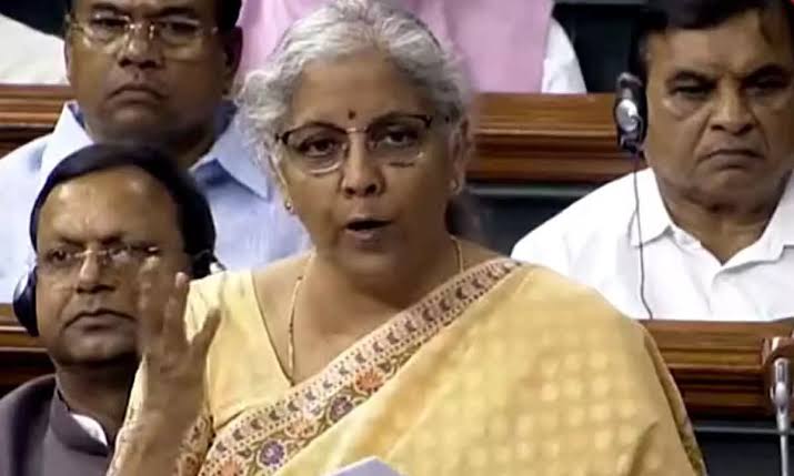 निर्मला सीतारमण ने डीएमके पर किया पलटवार, पूछा- जयललिता को अपमानित होते देखा था?
