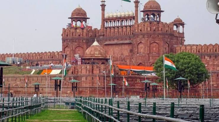 रक्षा मंत्रालय ने 77वें स्वतंत्रता दिवस पर देश भर के लगभग 1,800 लोगों को उनके जीवनसाथी के साथ किया आमंत्रित