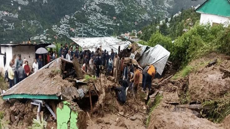 हिमाचल प्रदेश में भूस्खलन से 30 लोगों की मौत, चार धाम यात्रा पर लगी रोक