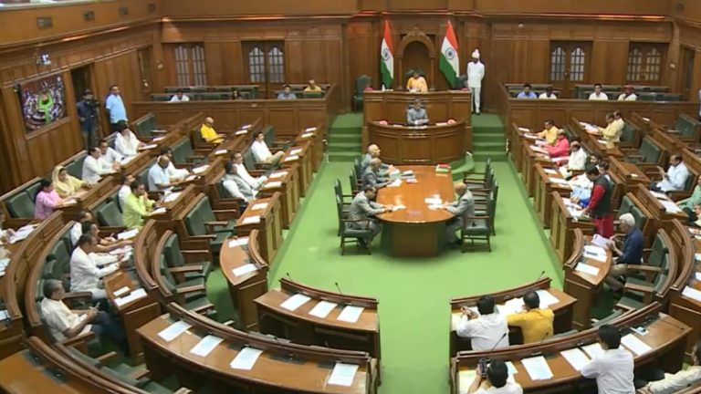 दिल्ली विधानसभा में हंगामा, केजरीवाल बोले- मणिपुर जल रहा और पीएम मोदी चुप हैं 