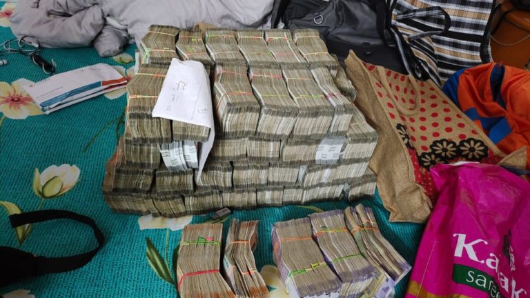 मुंबई, कोलकाता और भोपाल सहित देश के कई शहरों में ED की छापेमारी, 417 करोड़ जब्त