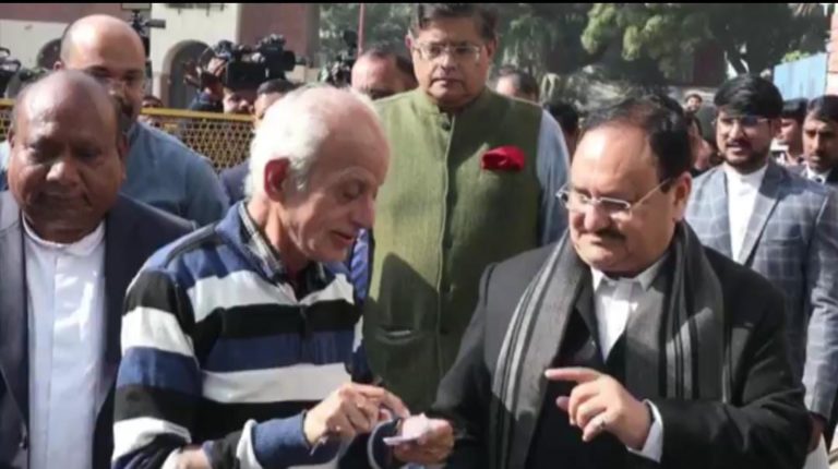 बीजेपी अध्यक्ष जेपी नड्डा ने जीता दिव्यांग बुजुर्ग का दिल, सोशल मीडिया पर वीडियो हुआ वायरल