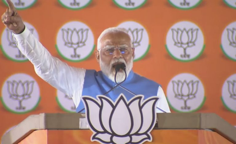 चाहे नेशनल हेराल्ड या शराब घोटाला हो, लूटा हुआ पैसा वापस करना ही पड़ेगा, दिल्ली में कांग्रेस-AAP पर पीएम मोदी ने साधा निशाना