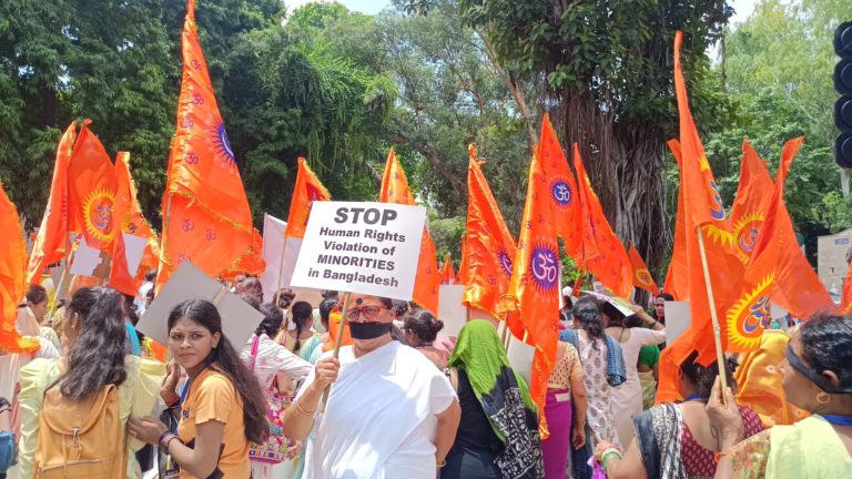बांग्लादेश में हिंदुओं पर अत्याचार के विरोध में नारी शक्ति का प्रदर्शन, 20 हजार से ज्यादा महिलाएं सड़क पर उतरी
