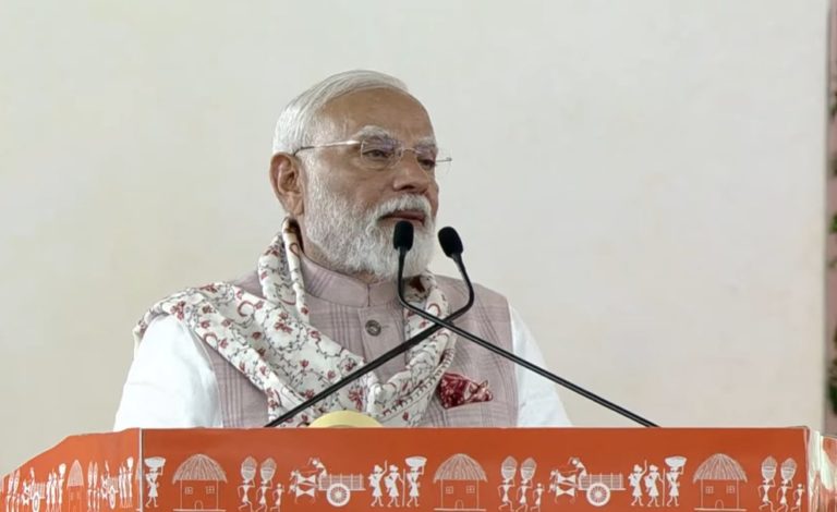 ‘मैं दुनिया का सबसे धनी व्यक्ति क्योंकि मेरे खाते में करोड़ों माताओं बहनों का आशीर्वाद’, महिला दिवस पर लखपति दीदियों को संबोधित करते हुए बोले पीएम मोदी