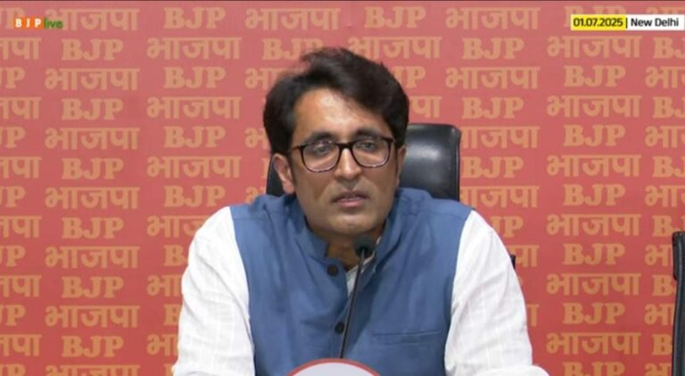एक तरफ मोदी जी डिजिटल इंडिया मिशन चला रहें, वहीं दूसरी तरफ विपक्ष का परिवारवादी, नमाजवादी और भ्रष्टाचारी मॉडल है… प्रदीप भंडारी ने विपक्ष पर साधा निशाना