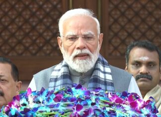 विपक्ष को अपनी रणनीति बदलनी चाहिए और मैं उन्हें टिप्स देने के लिए तैयार हूं, पीएम मोदी का विपक्ष पर तंज