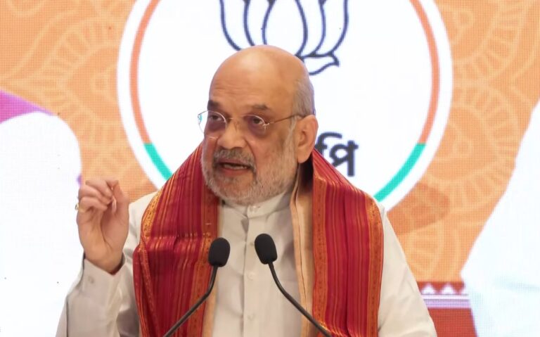 ममता सरकार के खिलाफ गृह मंत्री अमित शाह ने जारी की चार्जशीट, घुसपैठियों को कड़ी चेतावनी