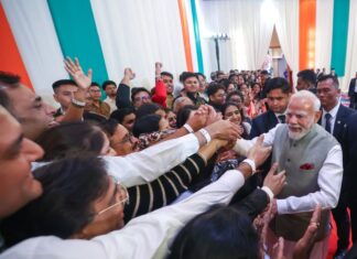 इंडोनेशियाई फाइटर जेट्स ने हवाई क्षेत्र में किया पीएम मोदी का स्वागत, राष्ट्रपति खुद रिसीव करने पहुंचे एयरपोर्ट
