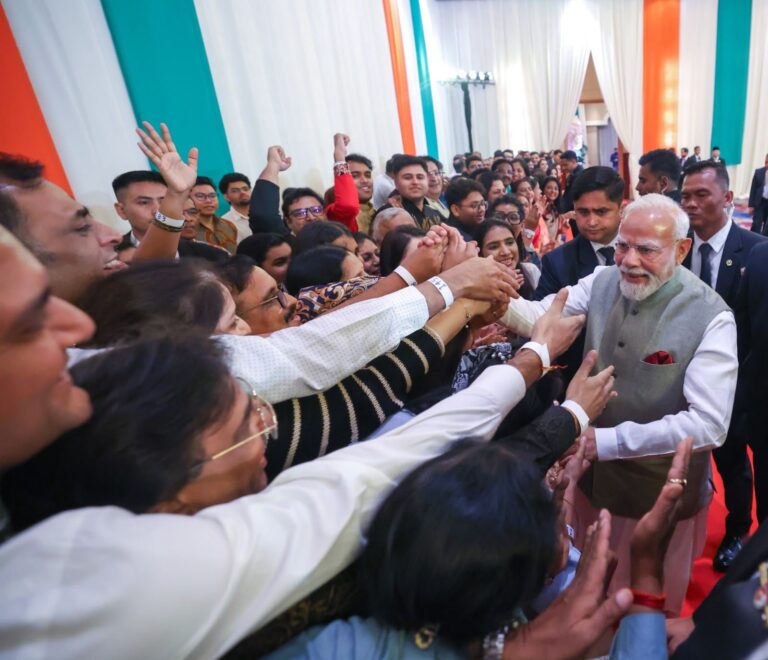 इंडोनेशियाई फाइटर जेट्स ने हवाई क्षेत्र में किया पीएम मोदी का स्वागत, राष्ट्रपति खुद रिसीव करने पहुंचे एयरपोर्ट