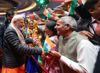 इंडोनेशिया के बाद ऑस्ट्रेलिया पहुंचे पीएम मोदी, एयरपोर्ट पर हुआ भव्य स्वागत