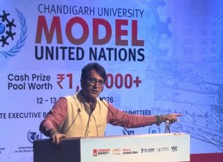 भारत चीन से भी बात कर रहा, अमेरिका से भी टेक पार्टनरशिप कर रहा… चंडीगढ़ यूनिवर्सिटी में छात्रों से बीजेपी के राष्ट्रीय प्रवक्ता प्रदीप भंडारी ने की बात